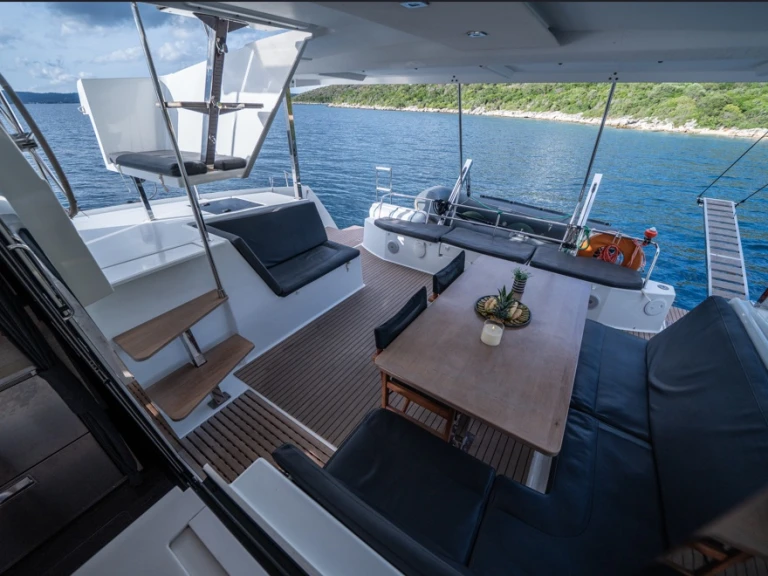Alquiler Catamarán Fountaine Pajot con o sin  título de navegación