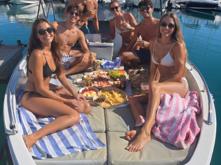 Alquiler Lancha Nuva con o sin  título de navegación