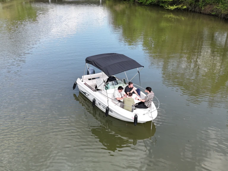 Jeanneau Cap Camarat 515 de alquiler a Metz