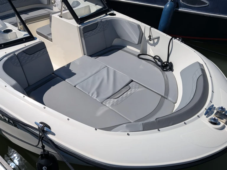 Alquiler Lancha Bayliner con o sin  título de navegación