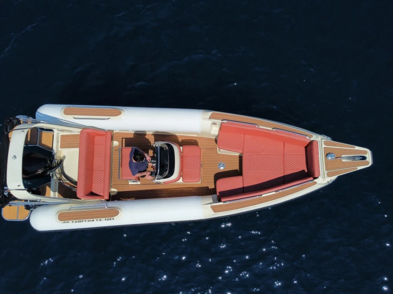 Alquiler Neumática en Corfú - Boss Rib