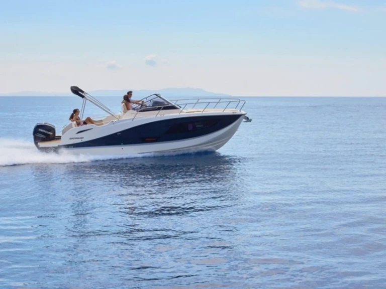 Quicksilver Activ 875 Sundeck de alquiler a Marsella