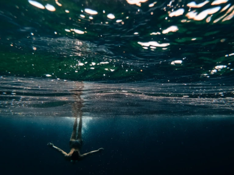 Poseidon Black Edition de alquiler a Agía Kiriakí