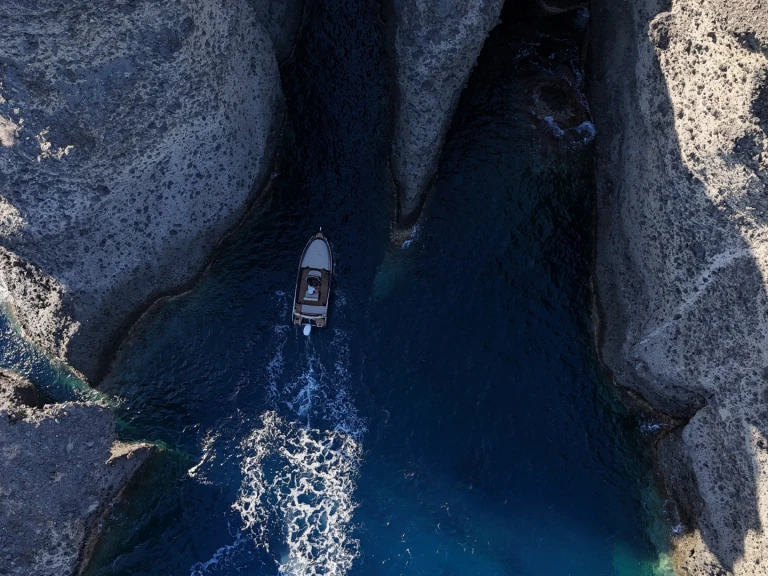 Alquiler de barcos Agía Kiriakí barato de Black Edition