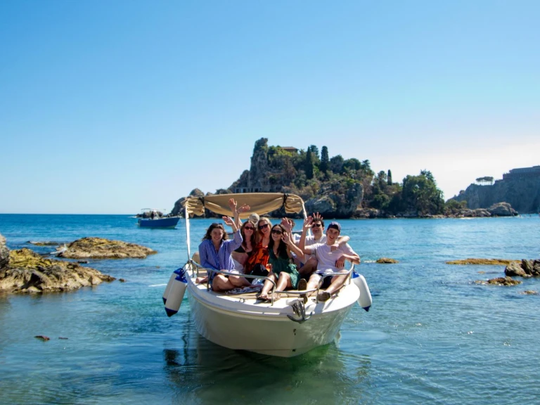 Alquiler de embarcaciones Lever 750 enGiardini-Naxos en Samboat
