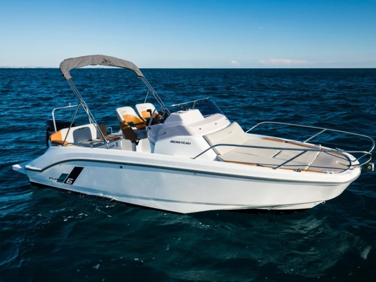 Alquiler de embarcaciones Bénéteau Flyer 6.6 SUNdeck enPort Olímpic de Barcelona en Samboat