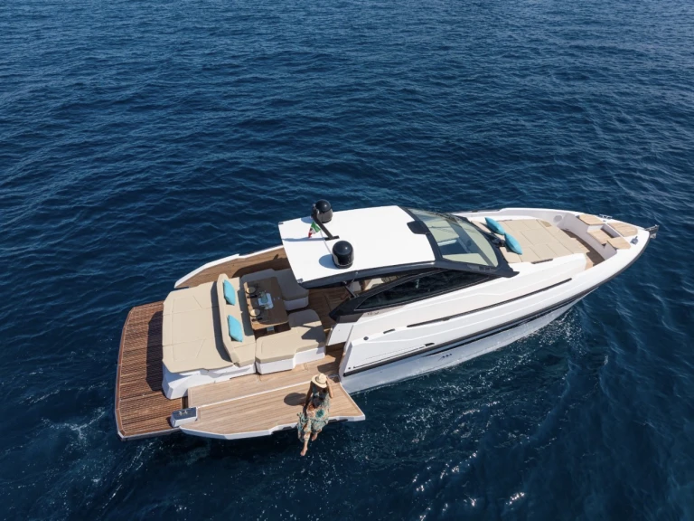 Alquiler de embarcaciones Ryo Le mans enNápoles en Samboat