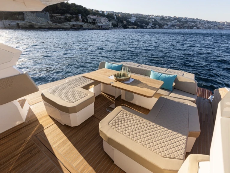 Lancha para alquilar Nápoles al mejor precio