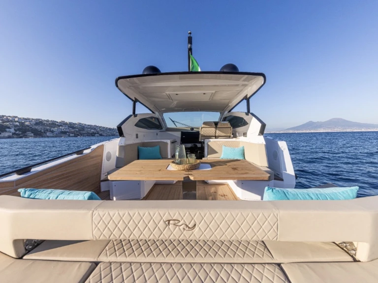 Alquiler Lancha Ryo con o sin  título de navegación