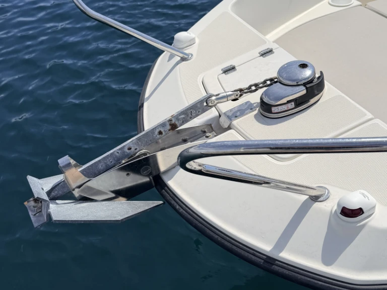 Alquiler Lancha Quicksilver con o sin  título de navegación