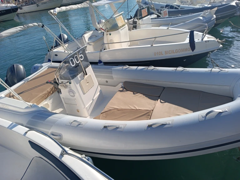 Alquiler de Nautica Led Nautica Led 590 en Castellammare del Golfo