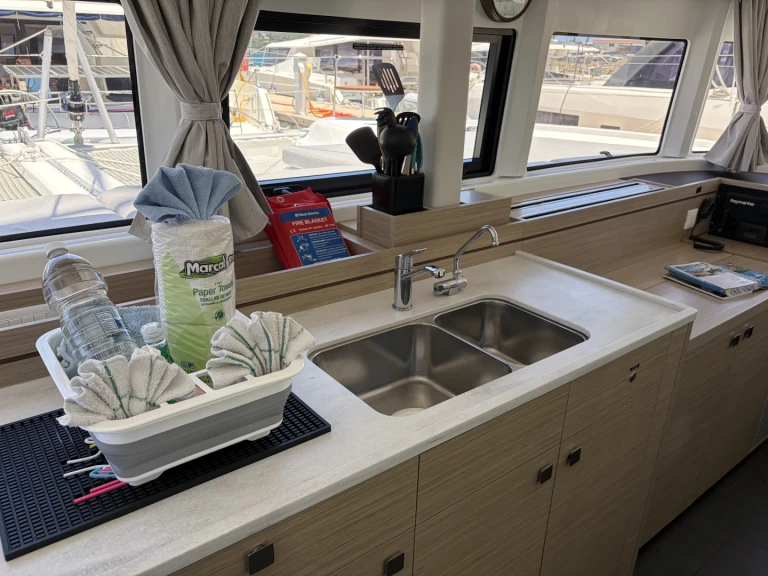 Alquiler de barcos Road Town barato de Lagoon 43 (Owners Version)