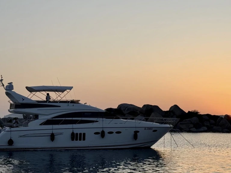 Alquiler de embarcaciones Princess Princess 62 Fly enPortisco en Samboat