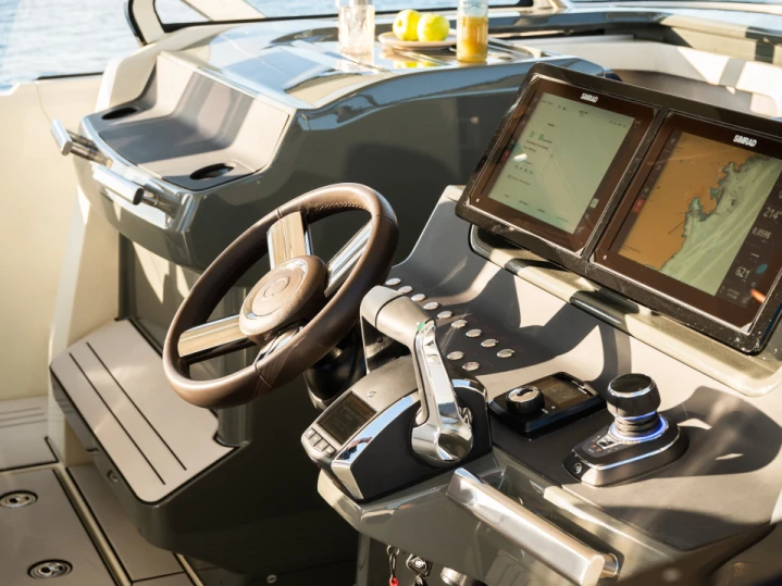 Alquiler de YOT YOT 36 en Saint-Raphaël