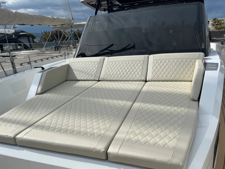 Alquiler de Yate de lujo, con o sin patrón De Antonio Antibes