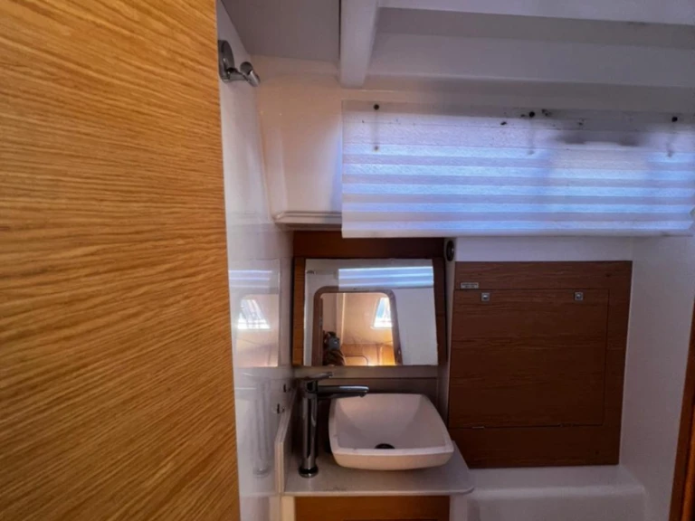 Alquiler de Velero, con o sin patrón Dufour Sývota