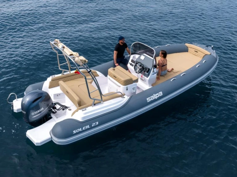 Alquiler Neumática Salpa con o sin  título de navegación