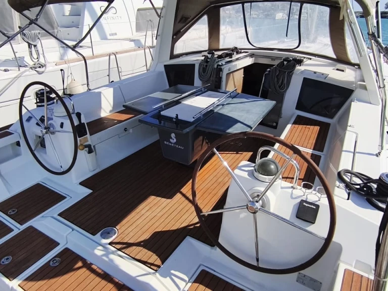 Alquiler de Velero, con o sin patrón Bénéteau Paleros Marina