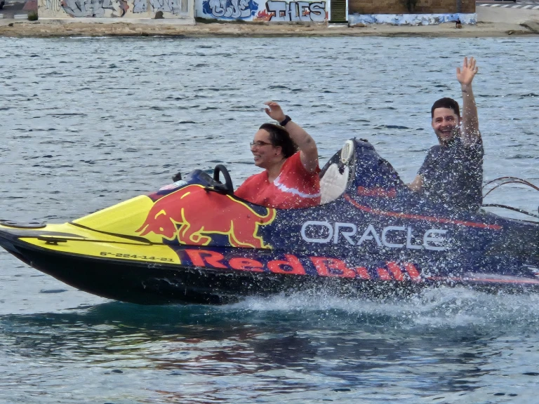 Alquiler Lancha Yamaha con o sin  título de navegación