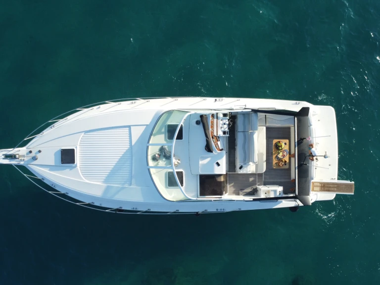Alquiler de embarcaciones Carver 400 Express enPórto Chéli en Samboat