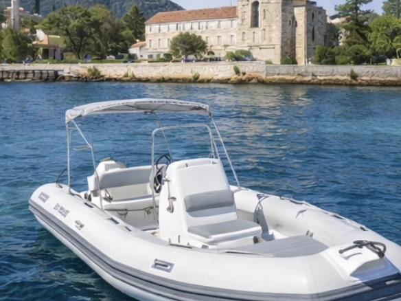 Alquiler de Adventure Vestra V 6.50 en Mandelieu-la-Napoule