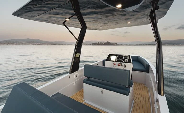 Alquiler Lancha Lasai con o sin  título de navegación