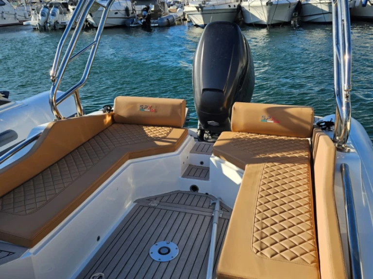 Alquiler de embarcaciones SPX RIB 24 DINETTE enSaint-Raphaël en Samboat