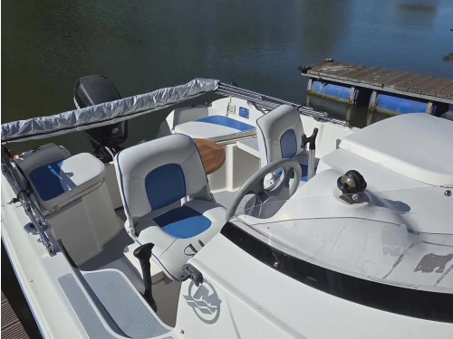 Alquiler de Quicksilver Quicksilver 520 Flamingo en Francia