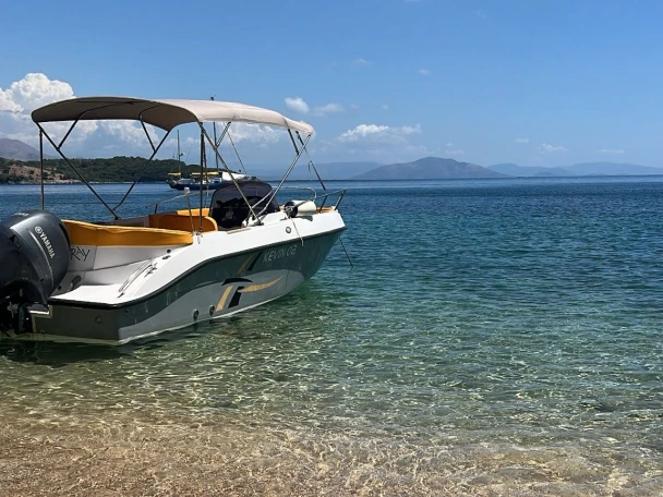 Alquiler de Marinello 7.5m en Ksamil