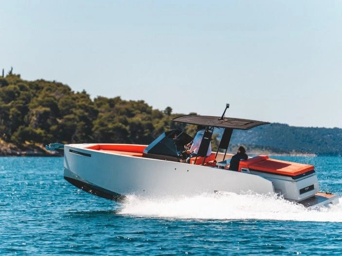 Alquiler Lancha De Antonio con o sin  título de navegación