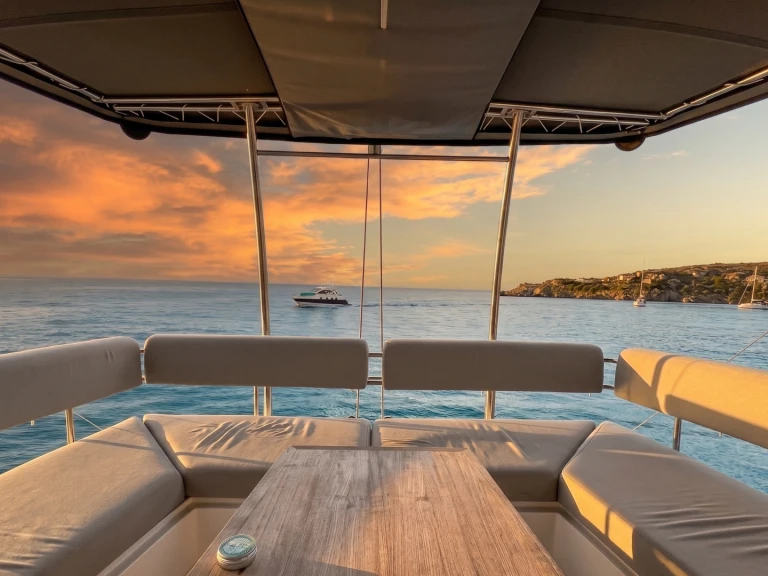 Alquiler de barcos Álimos barato de Nautitech 46 Fly