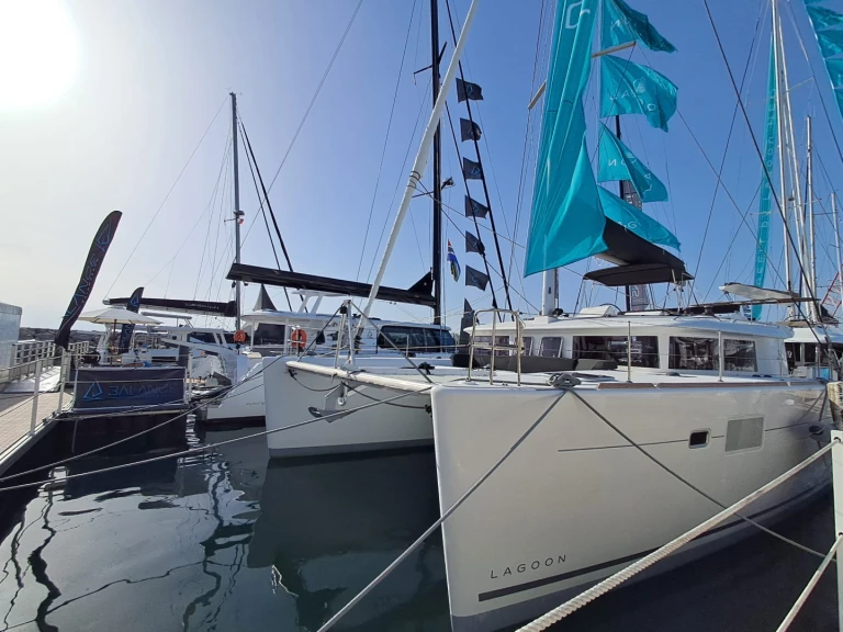 Alquiler de embarcaciones Lagoon Lagoon 450 F enMarsella en Samboat