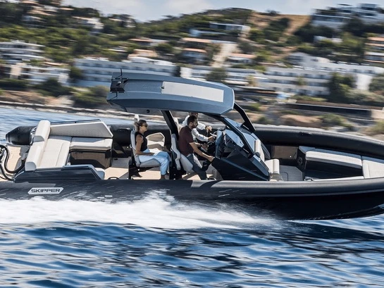 Alquiler de  Skipper-BSK 34 NC en Naxos (Ciudad)