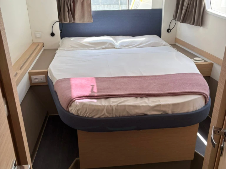 Alquiler Furnari - Fountaine Pajot Astrea 42 en SamBoat