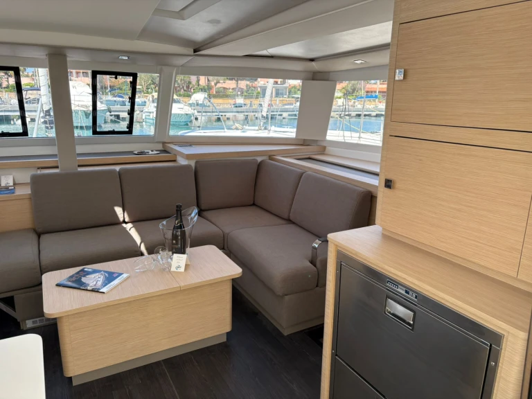 Alquiler Catamarán en Furnari - Fountaine Pajot Astrea 42