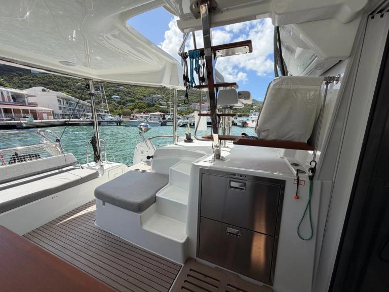 Alquiler de Lagoon Lagoon 43 (Owners Version) en Road Town