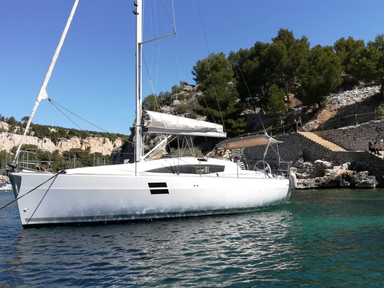Alquiler de Elan Impression 35 en Marsella