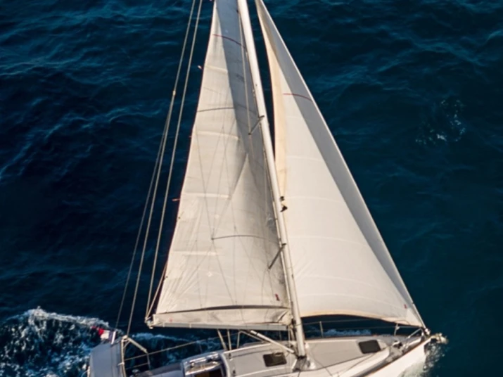 Alquiler Velero en Marsella - Elan Impression 35