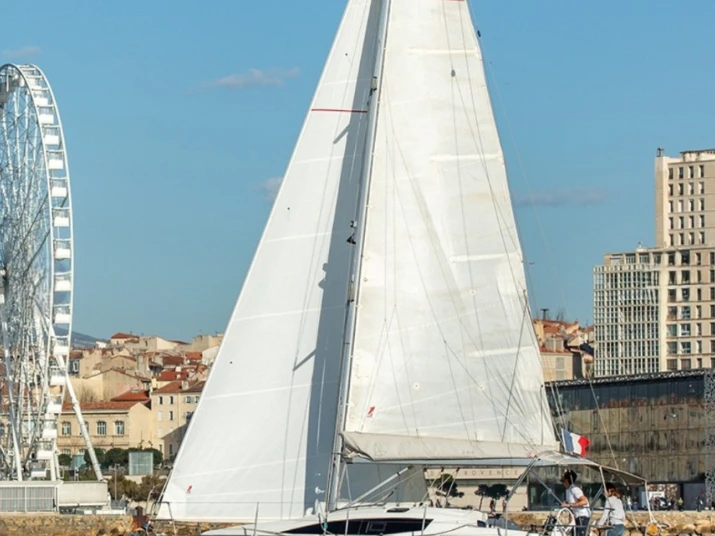 Alquiler de embarcaciones Elan Impression 35 enMarsella en Samboat
