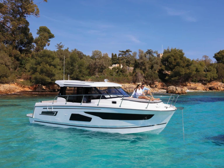 Alquiler de embarcaciones Jeanneau Merry Fisher 1095 enBacoli en Samboat