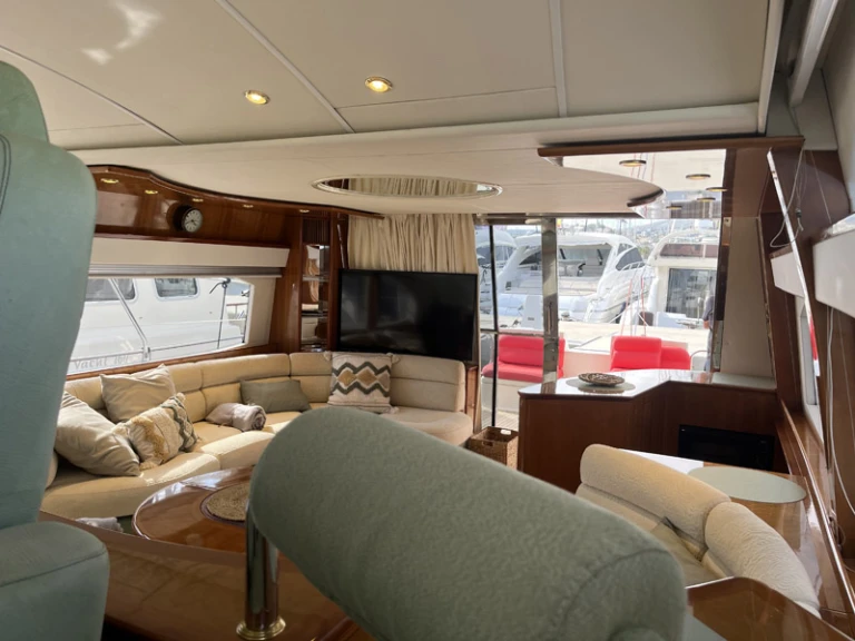 Alquiler Lancha Azimut con o sin  título de navegación