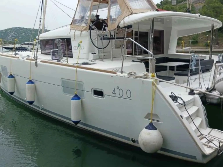 Alquiler Catamarán Lagoon con o sin  título de navegación