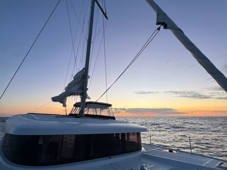 Alquiler Catamarán Lagoon con o sin  título de navegación