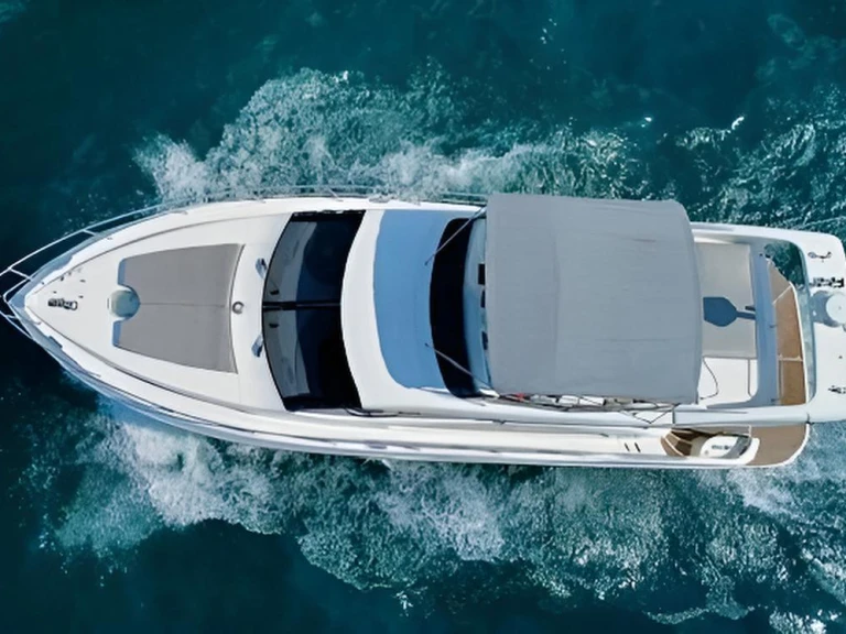 Alquiler de barcos Tróia barato de Azimut 46 Fly