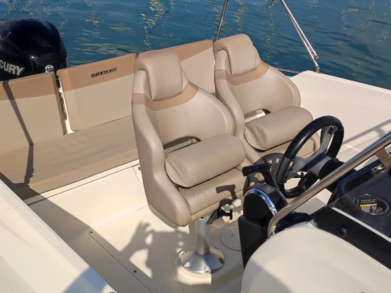 Quicksilver Quicksilver 675 Open Activ de alquiler a Six-Fours-les-Plages