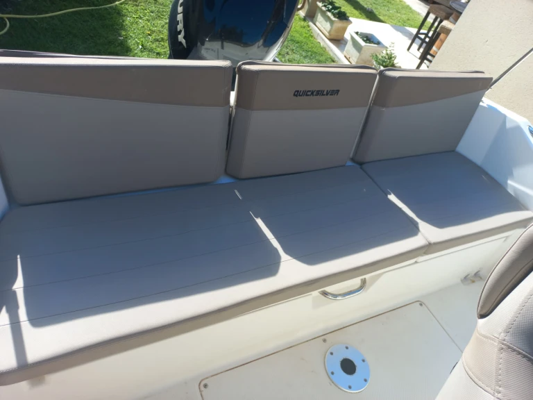 Alquiler de Quicksilver Quicksilver 675 Open Activ en Six-Fours-les-Plages