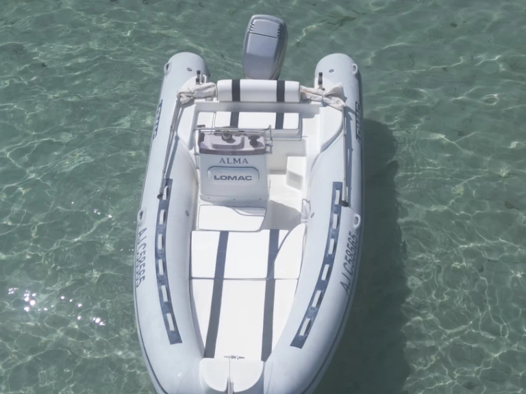 Alquiler de Lomac Lomac 540 IN en Porto-Vecchio