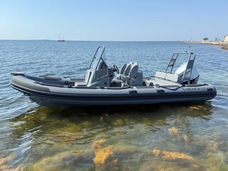 Alquiler de Highfield Patrol 660 en Mèze