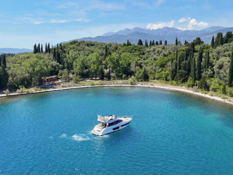 Alquiler de Yate de lujo, con o sin patrón Azimut Tivat