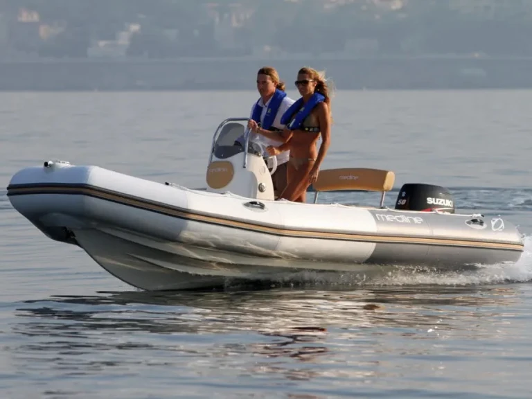 Alquiler de barcos Pietrosella barato de Medline 550